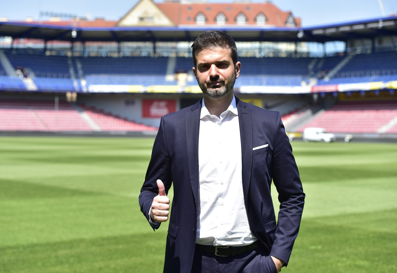 前主帅：国米需要在1月引进右路新援，恩里克无法和邓弗里斯相比